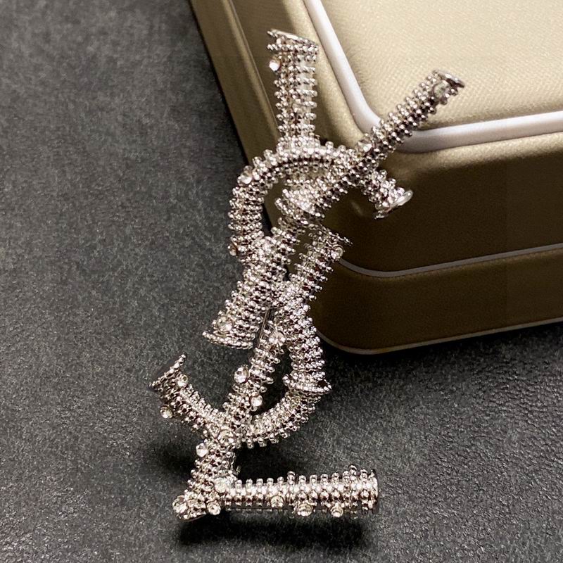 YSL Brooch 9lyr15