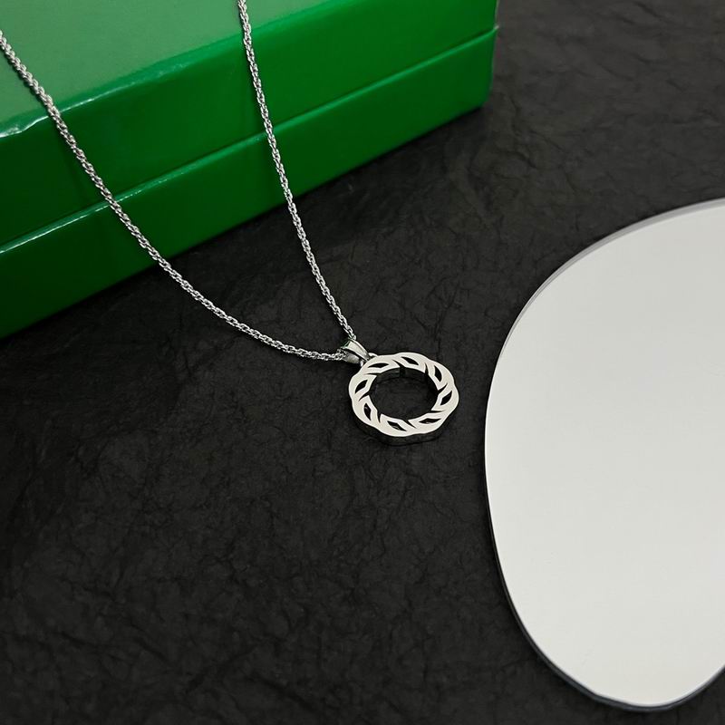 BV Necklace 01lyx16