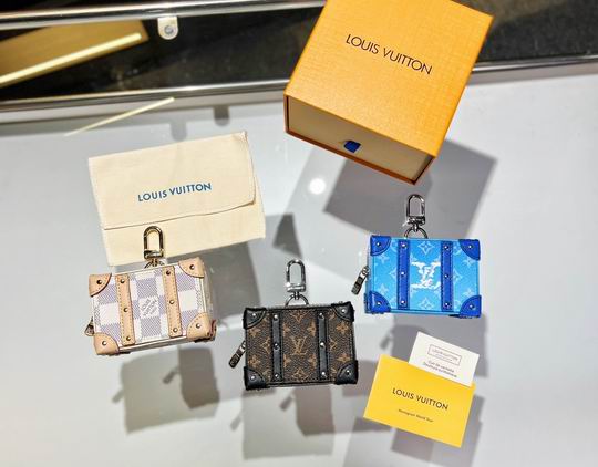 LV keyring 03lyh83
