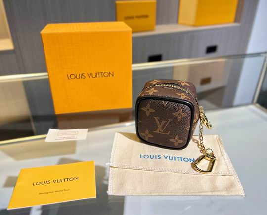 LV keyring 03lyh93