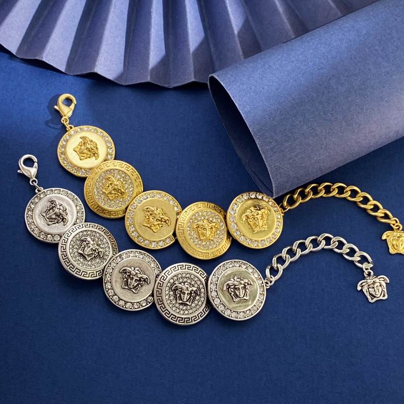 Versace bracelet 11yxx06
