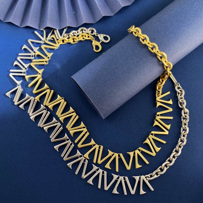 Versace necklace 11yxx03
