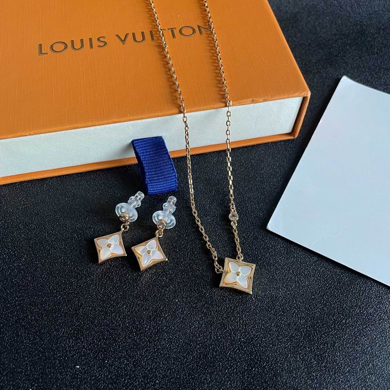 LV Suits 01yxx22