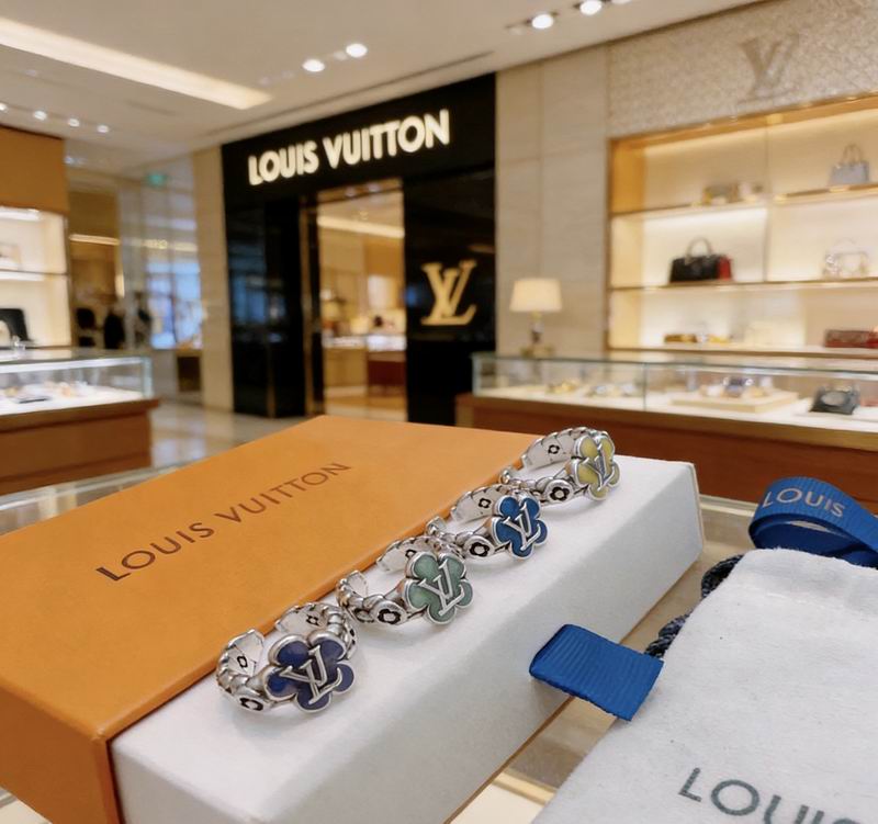 LV Ring 03yxs37