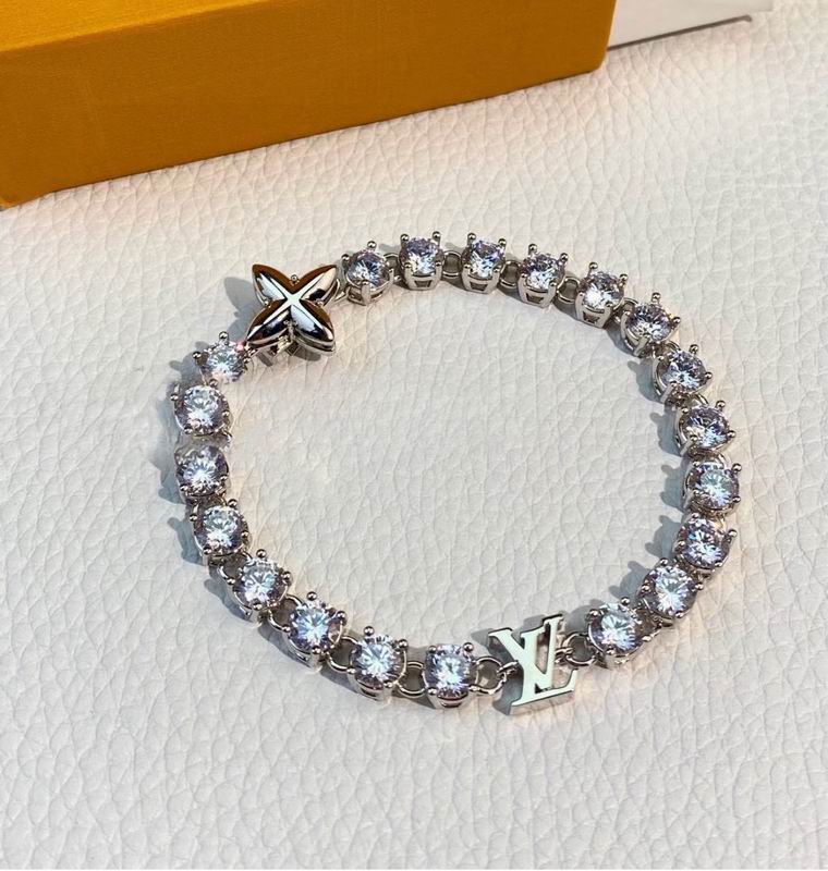 LV Bracelet 04yxs323