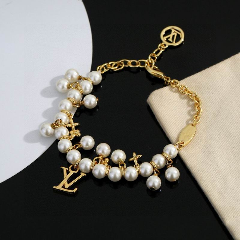 LV Bracelet 04yxs329