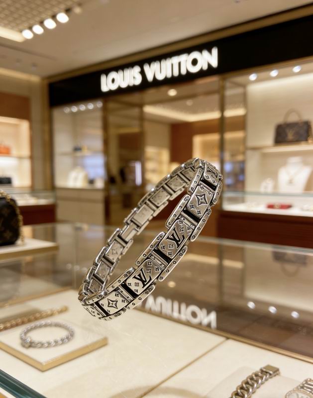 LV Bracelet 04yxs353