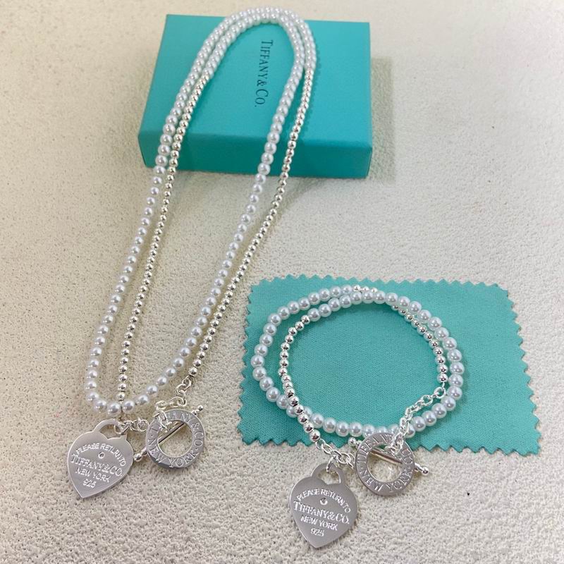 Tiffany suits  03yxs01