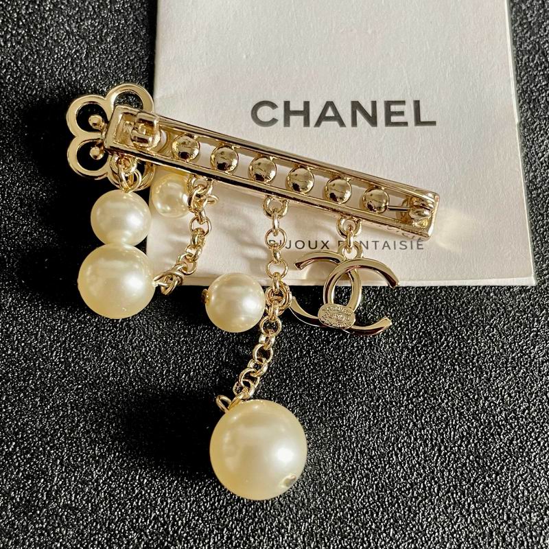 Chanel Brooch 02yxs25