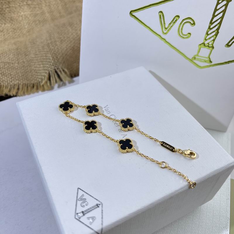 Van Cleef & Arpels bracelet 05yxs04