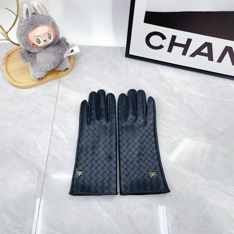 Prada Gloves dx07