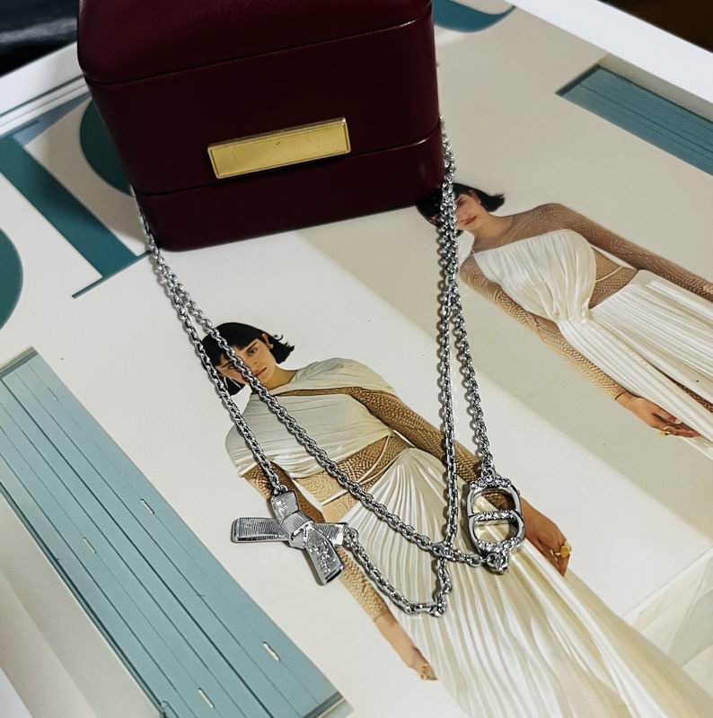 Dior Necklace 08yxs38