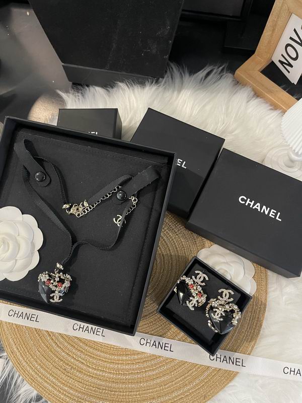 Chanel Suits 07yxs12