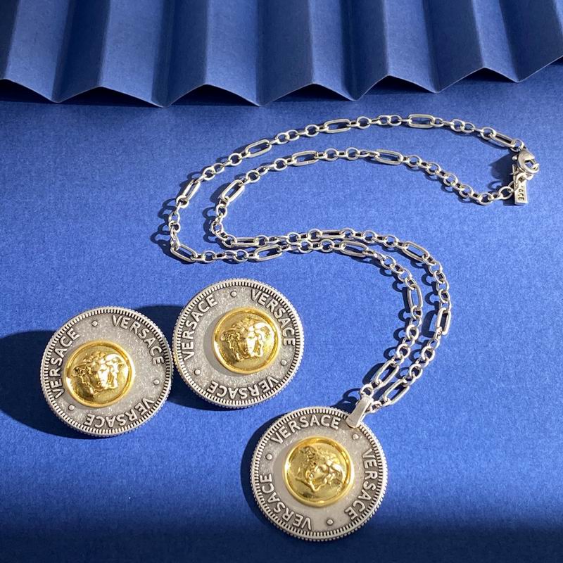 2026 Versace ��װ