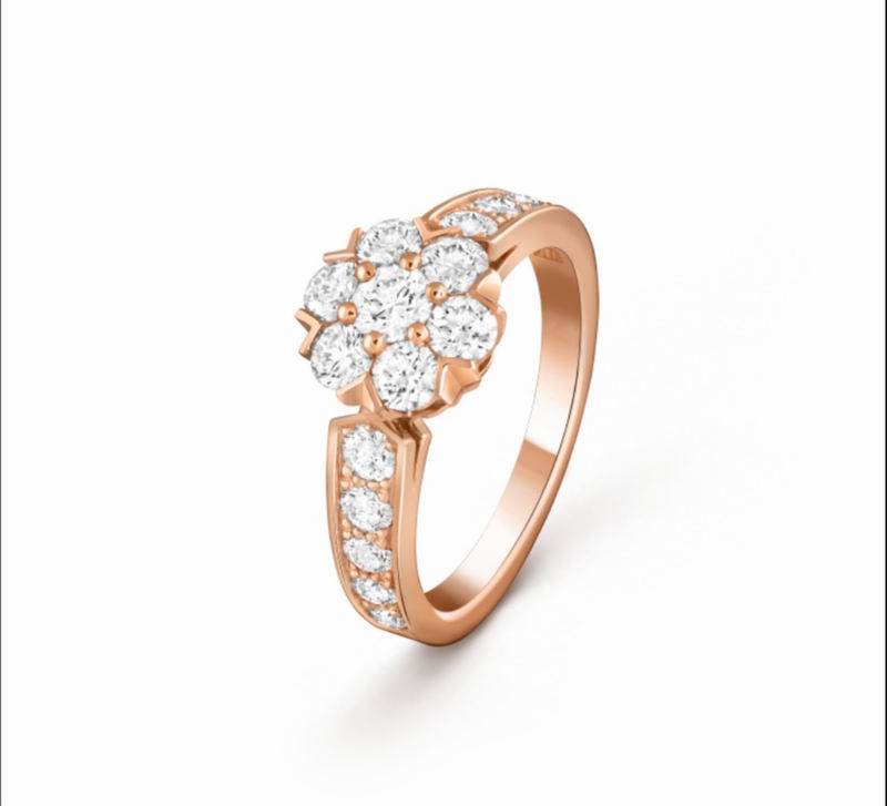 Van Cleef & Arpels ��ָ