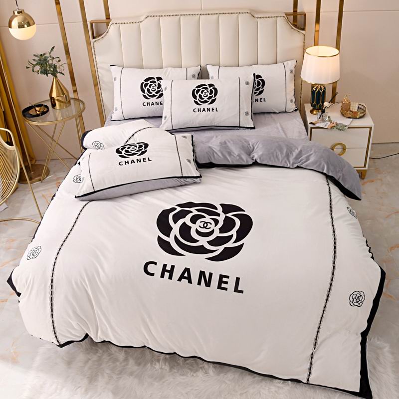 Chanel ����2X2.3m ��ͷ��48X74cmX2 ����2.45X2.5m 33