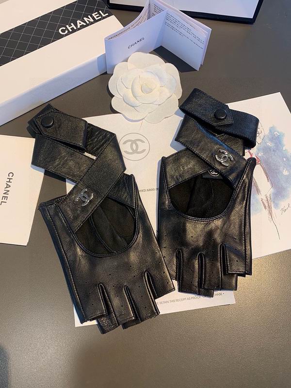 Chanel gloves hm241