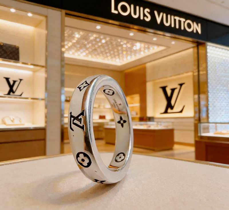 LV Ring 09yxs14