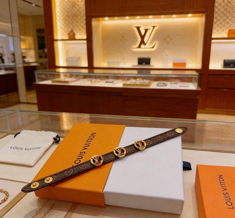 LV Bracelet 09yxs12