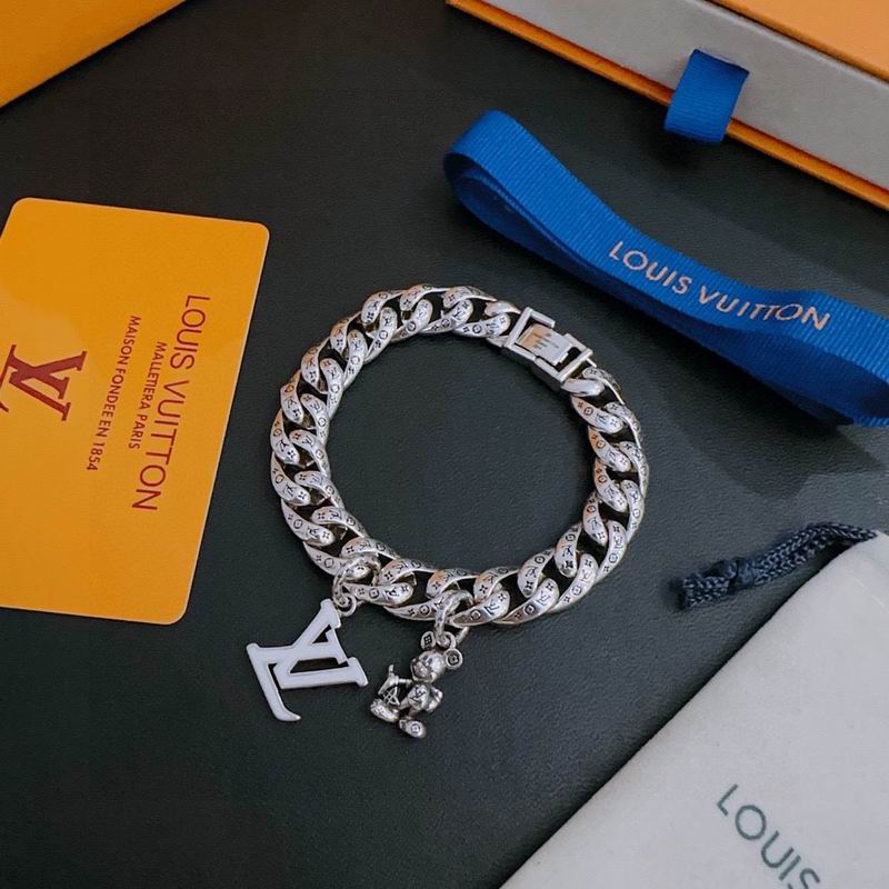 LV Bracelet 09yxs25