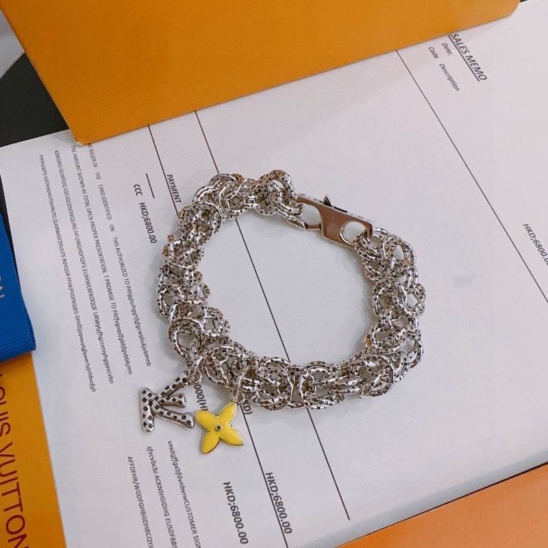 LV Bracelet 09yxs77