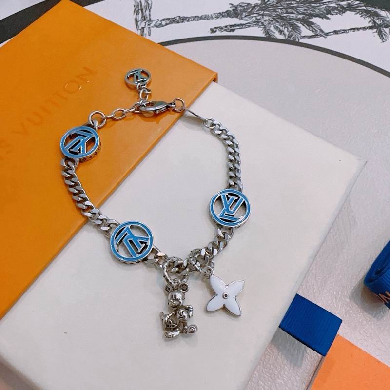 LV Bracelet 09yxs120