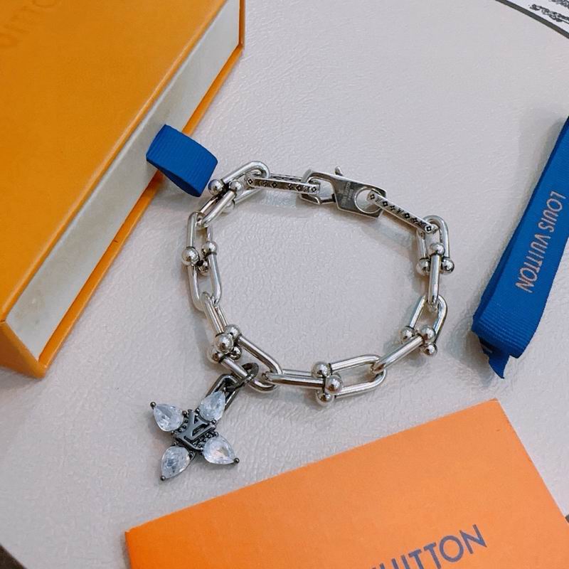 LV Bracelet 09yxs121