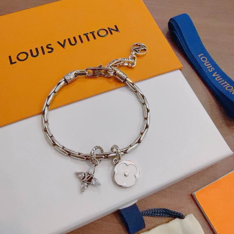 LV Bracelet 09yxs145