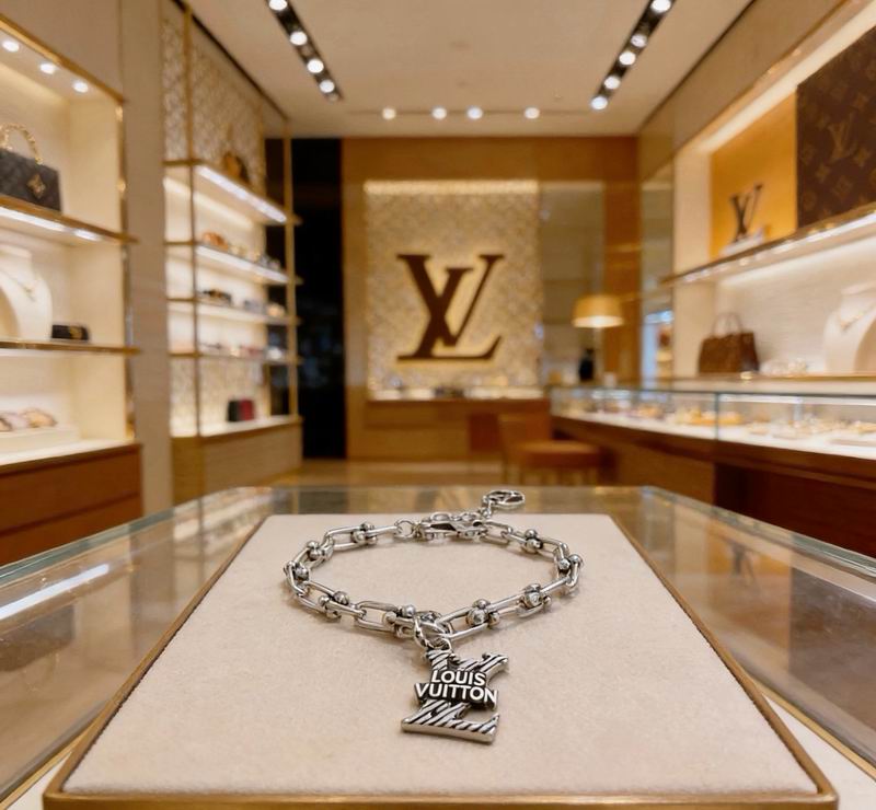 LV Bracelet 09yxs147