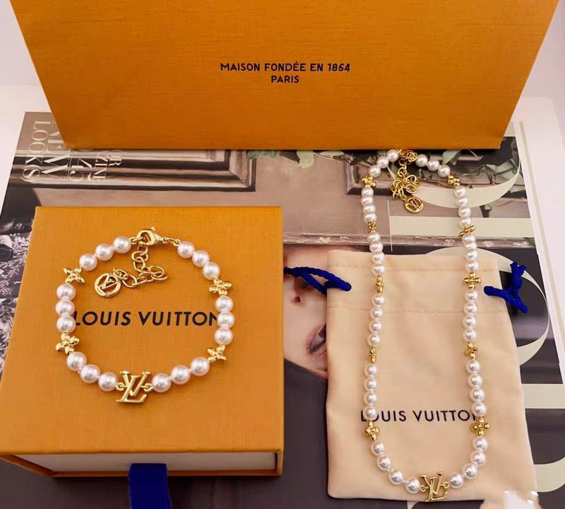 LV Suits 09yxs02