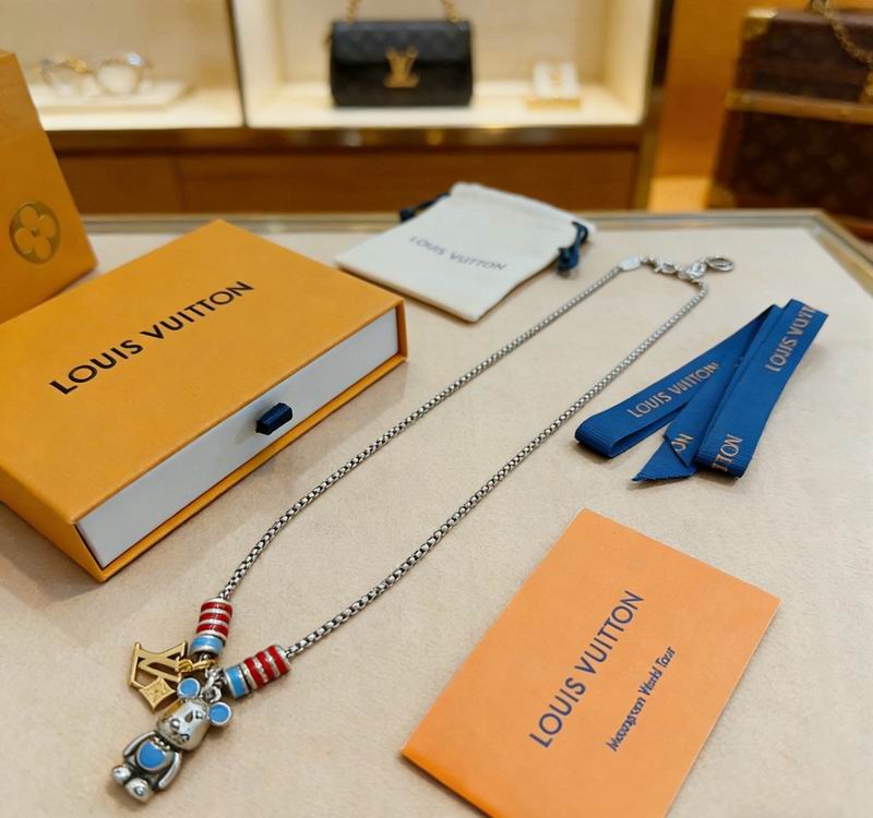LV Necklace 09yxs100