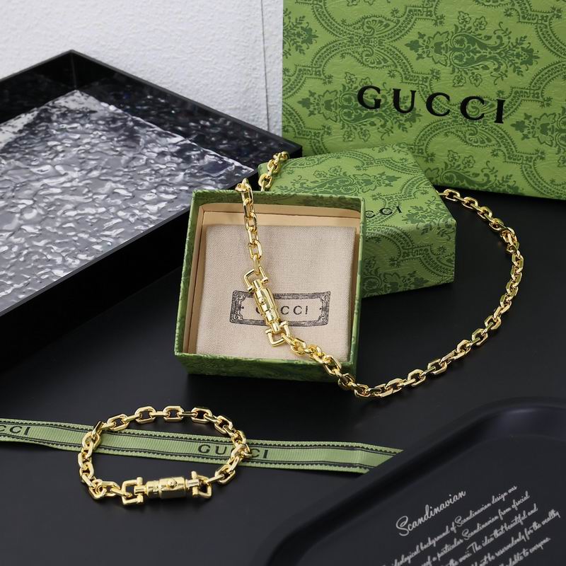 Gucci Suits 09yxs13