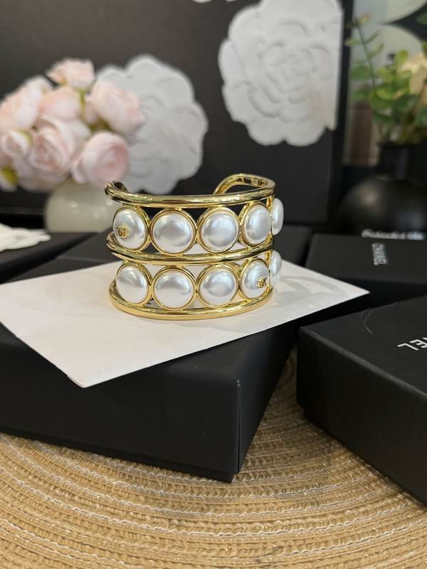 Chanel Bracelet 09yxs02