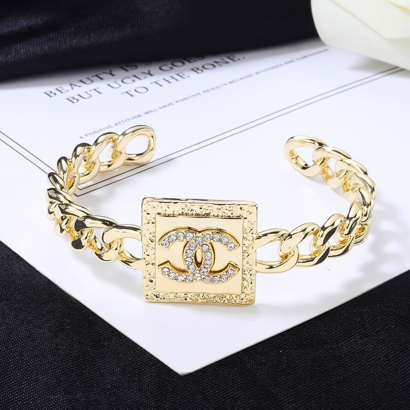 Chanel Bracelet 09yxs07