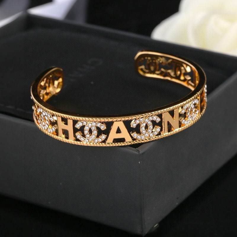 Chanel Bracelet 09yxs09