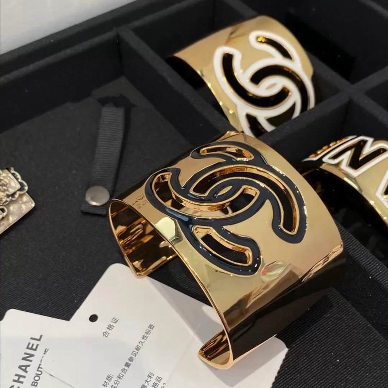 Chanel Bracelet 09yxs27