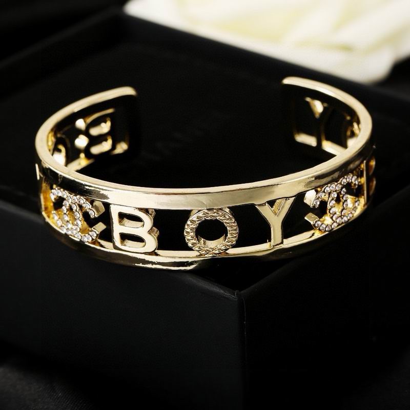 Chanel Bracelet 09yxs30