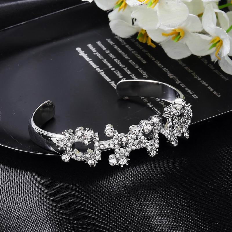 Chanel Bracelet 09yxs34
