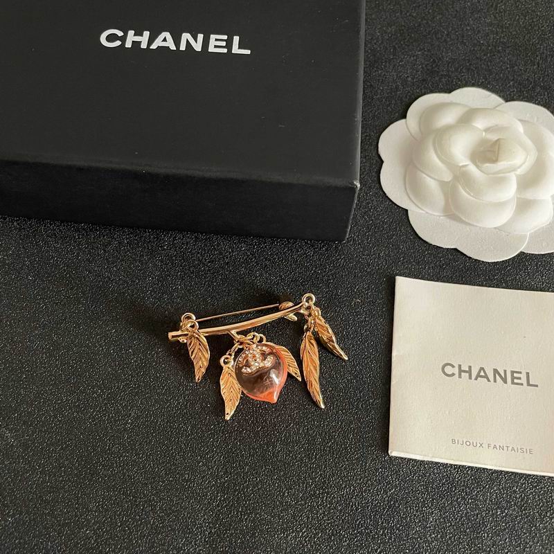 Chanel Brooch 08yxs18