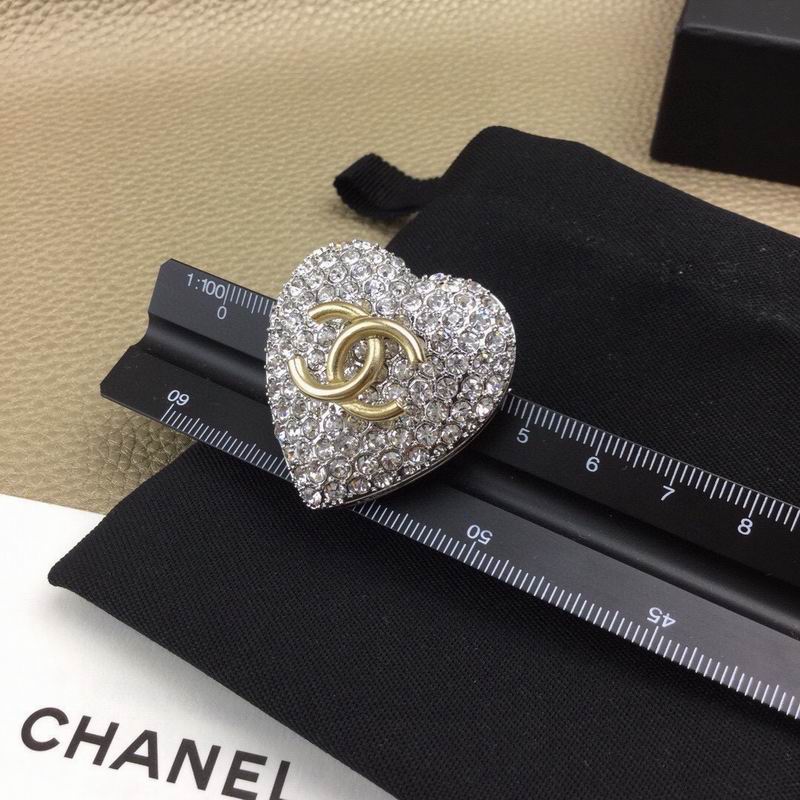 Chanel Brooch 09yxs02