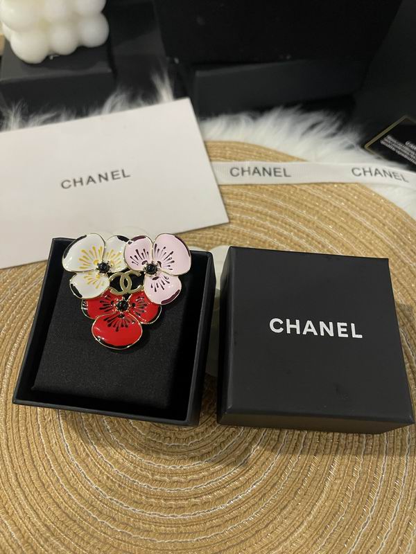 Chanel Brooch 09yxs11