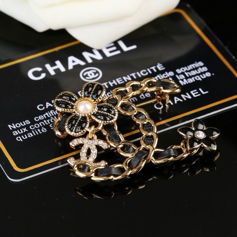 Chanel Brooch 09yxs12