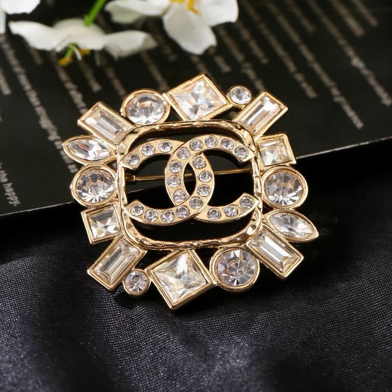 Chanel Brooch 09yxs14