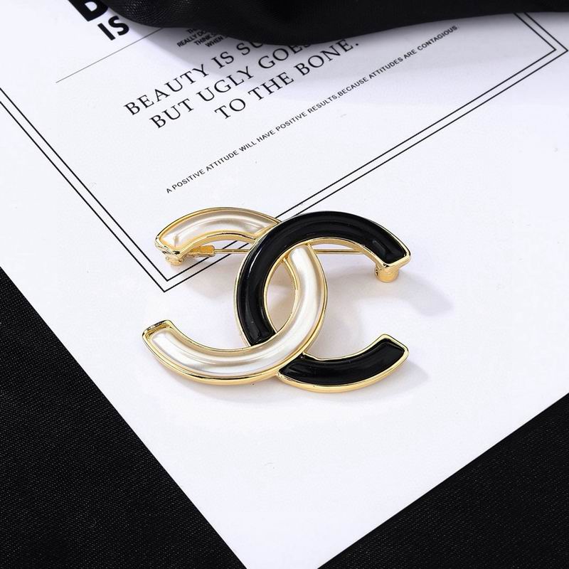 Chanel Brooch 09yxs27