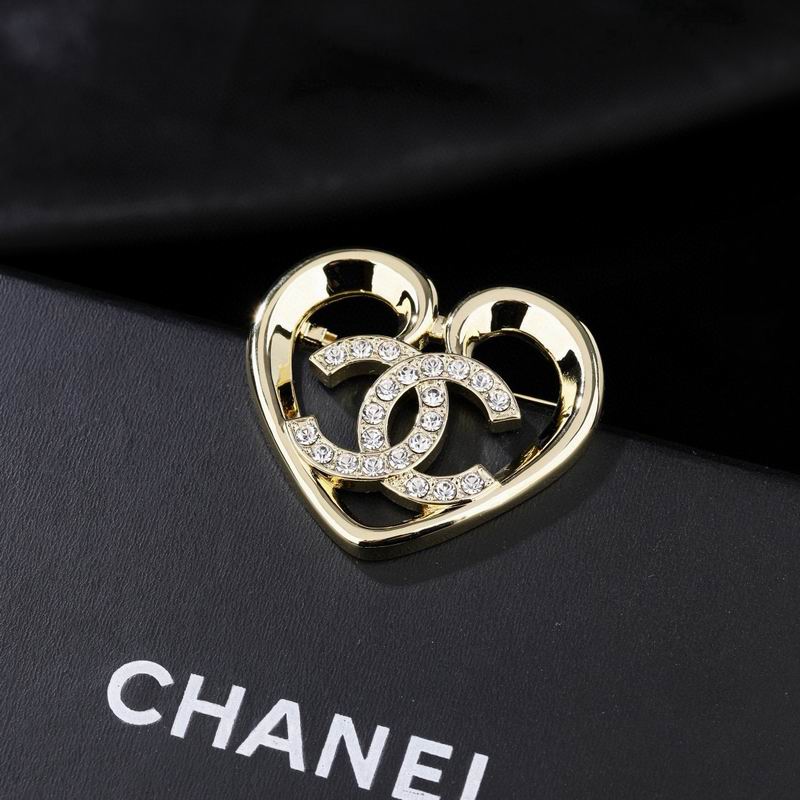 Chanel Brooch 09yxs36