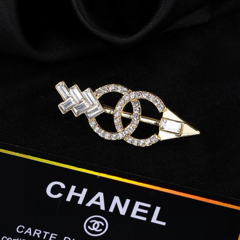Chanel Brooch 09yxs43