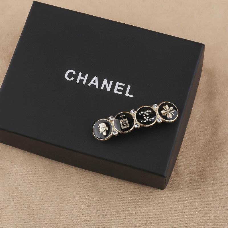 Chanel Brooch 09yxs47