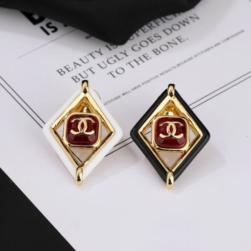 Chanel Brooch 09yxs60