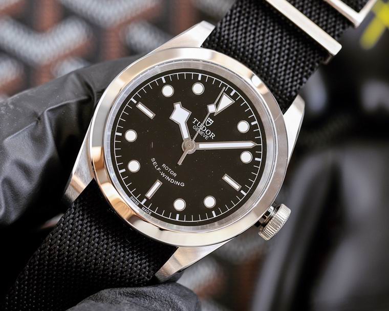Tudor men 41mm M04