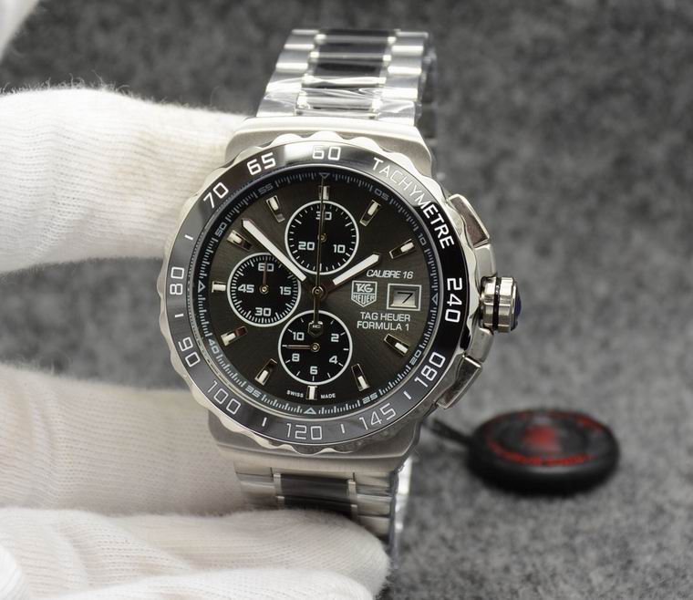 Tag heuer men watch M04
